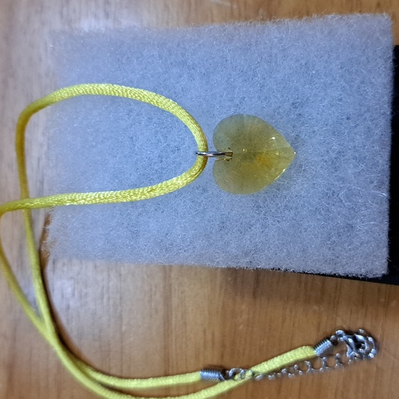 Golden Sunshine Crystal Heart Necklace - Picture 5 of 6